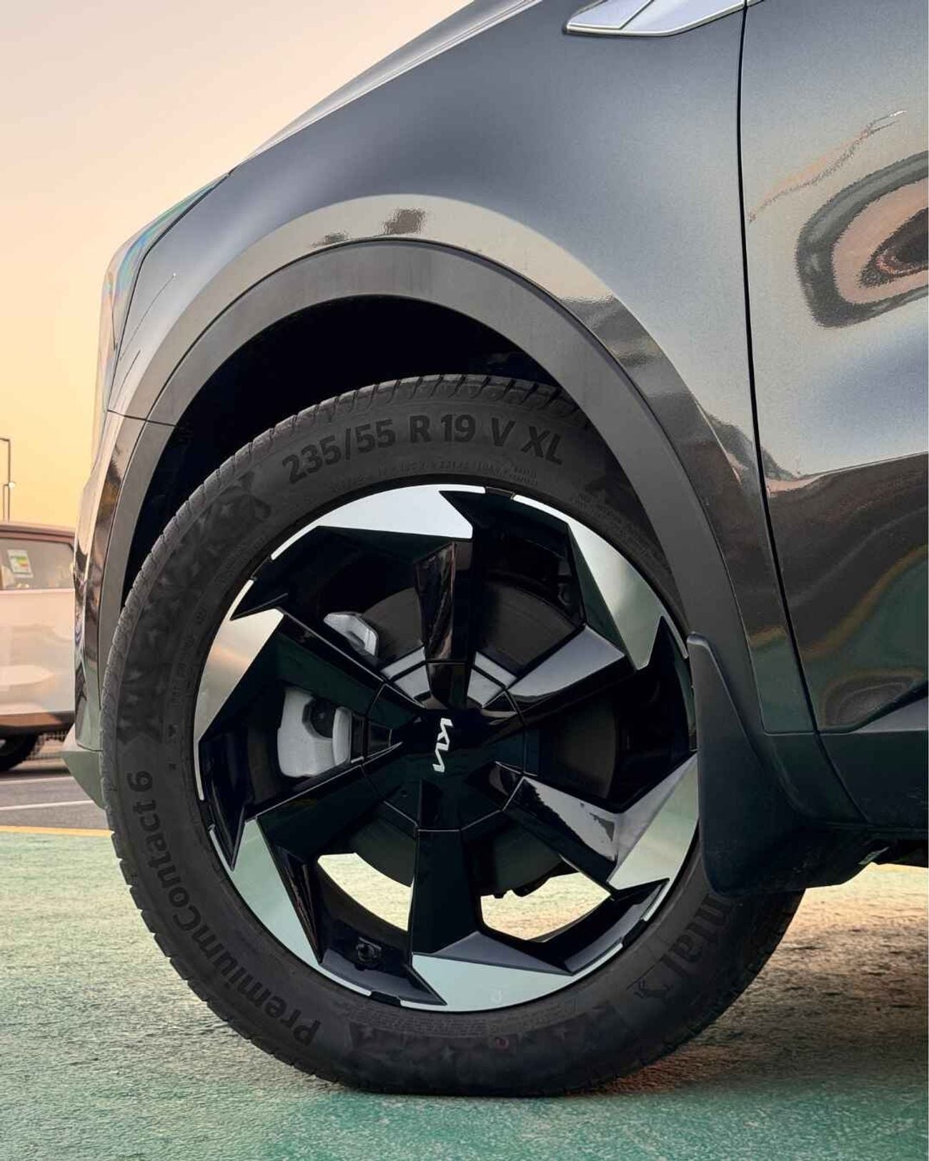 Kia Sorento 1.6T (HYBRID) - 2025 MODEL -MID OPTION