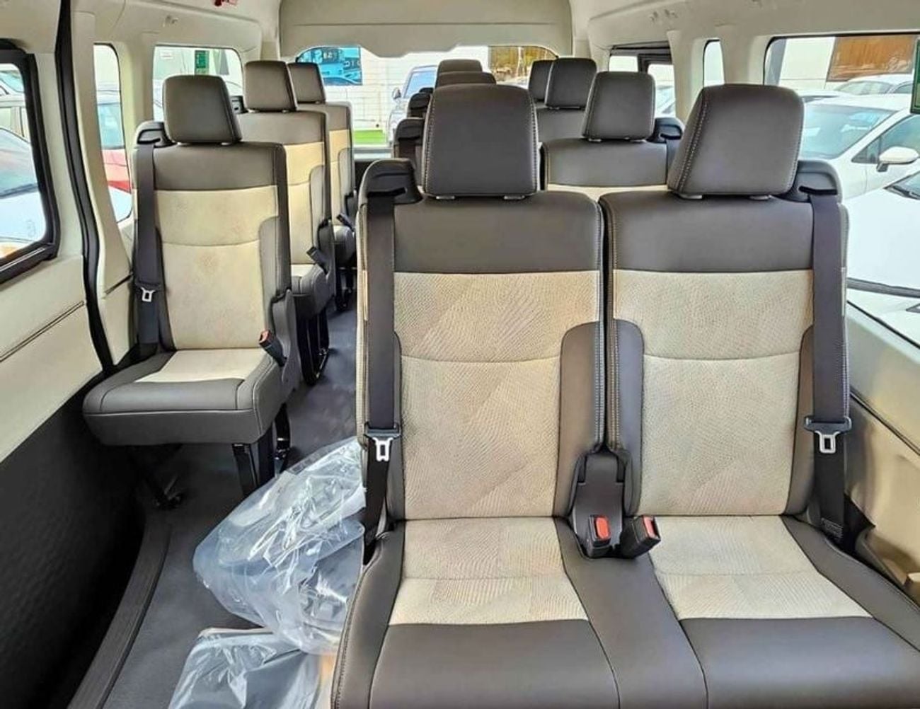 Toyota Hiace GL HIGHROOF GL/3.5L V6 PETROL A/T /HIGH OPTION 13 SEATER/ CODE # HHGL35MP