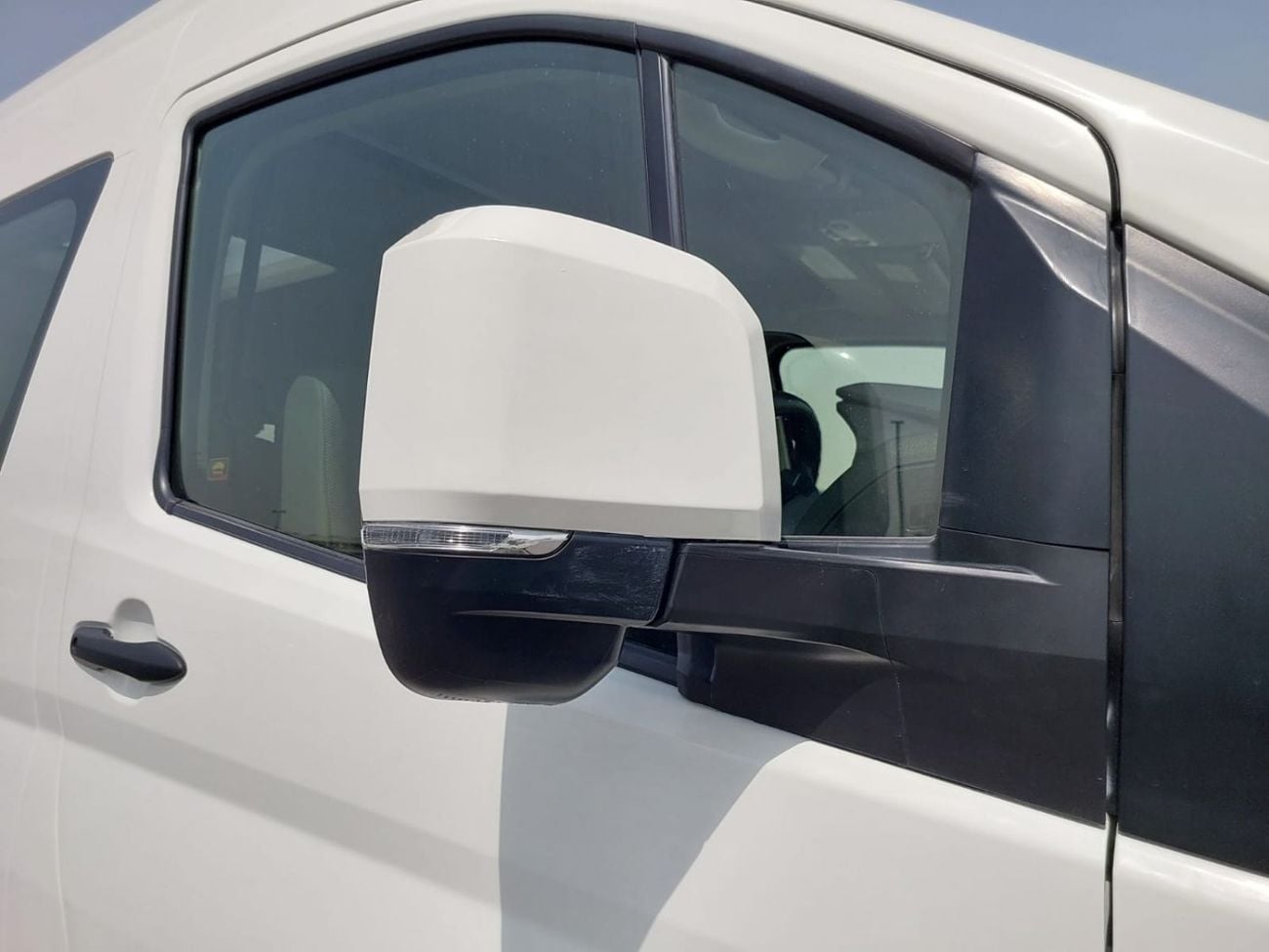 تويوتا هاياس (RAMADAN OFFER) TOYOTA HIACE COMMUTER VAN RHD 2019 MODEL 2.8 L DIESEL AUTOMATIC(PM10875)