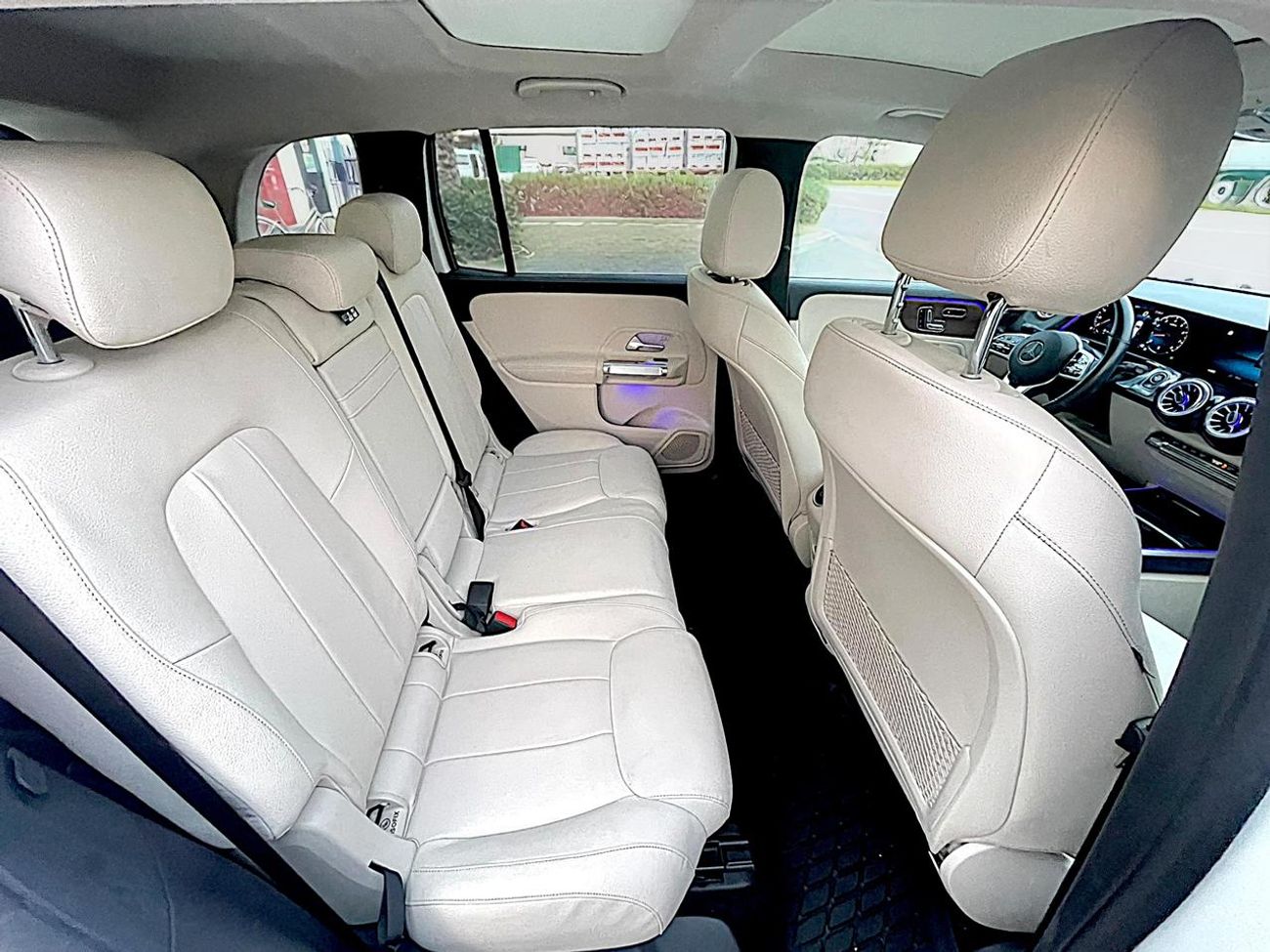 Mercedes-Benz GLB 250 4MATIC 2.0L (221 HP) AED 1,560 PM | MERCEDES GLB250 4MATICI 2023 | ORIGINAL PAINT | LOW MILEAGE| 0%