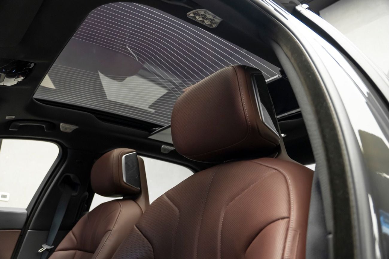 بي أم دبليو 740i LUXURY PURE EXCELLENCE