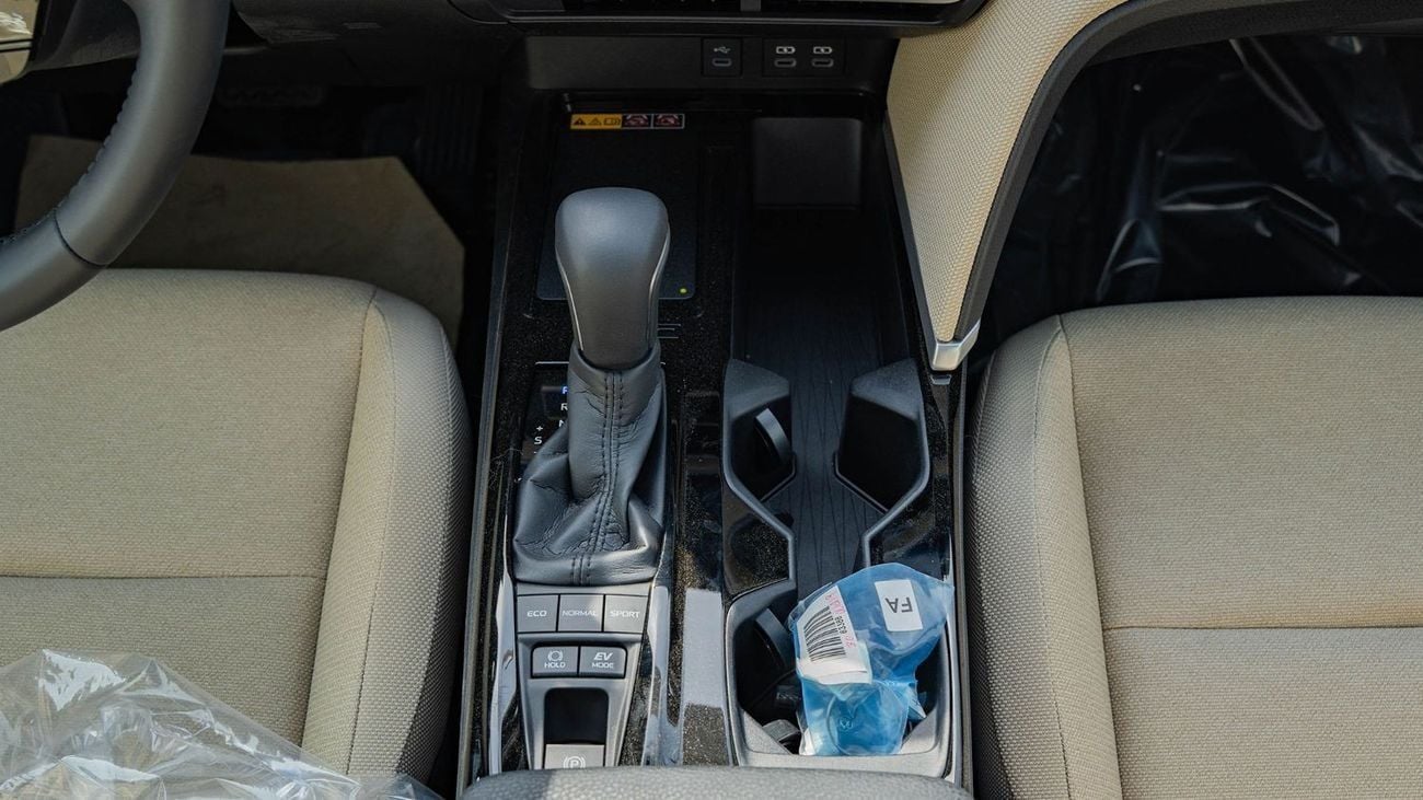 Toyota Camry 2025 Toyota Camry LE 2.5L AT Hybrid (with Panoramic Sunroof)