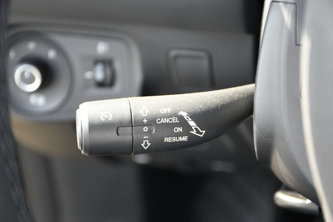 MG 5 2025 MG 5 1.5L Deluxe Edition is the top-tier variant