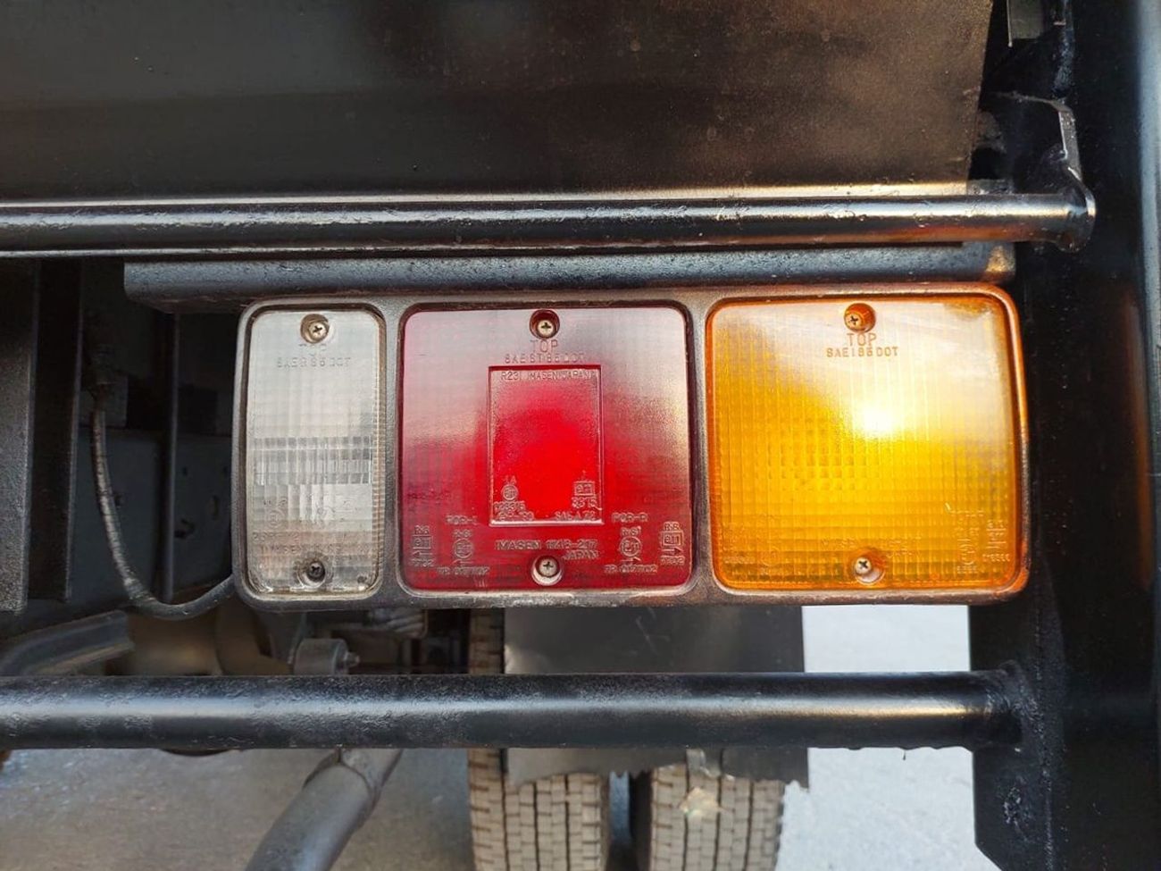 Mitsubishi Fuso Canter MITSUBISHI CANTER TRUCK RHD 1996 MODEL 4.5 L DIESEL MANUAL(PM20041)