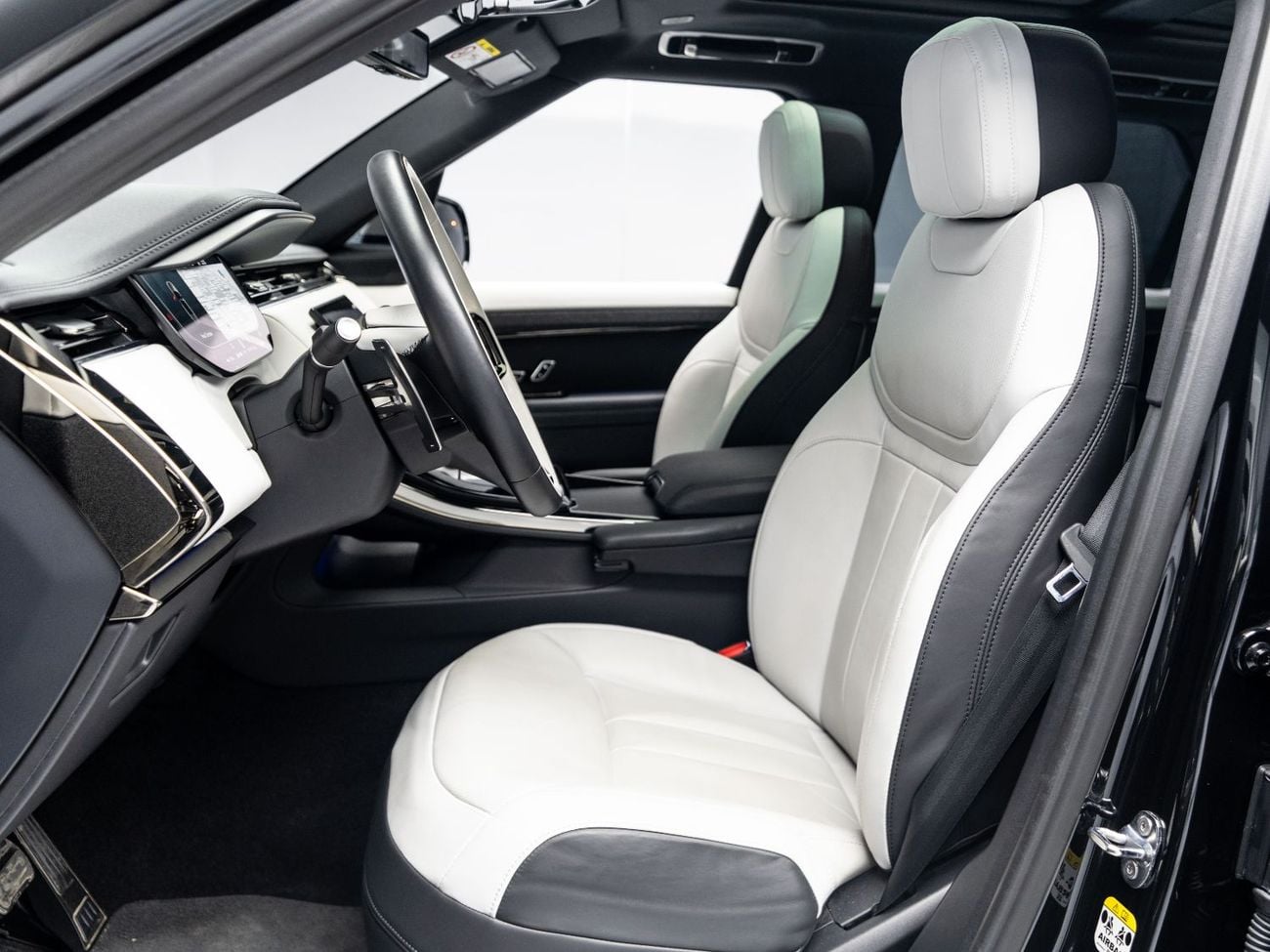 Land Rover Range Rover Sport DYNAMIC HSE P400 BUY NOW, PAY 2027 | THE BLACKLINE STANDARD | Jan 2029 Al Tayer Warranty