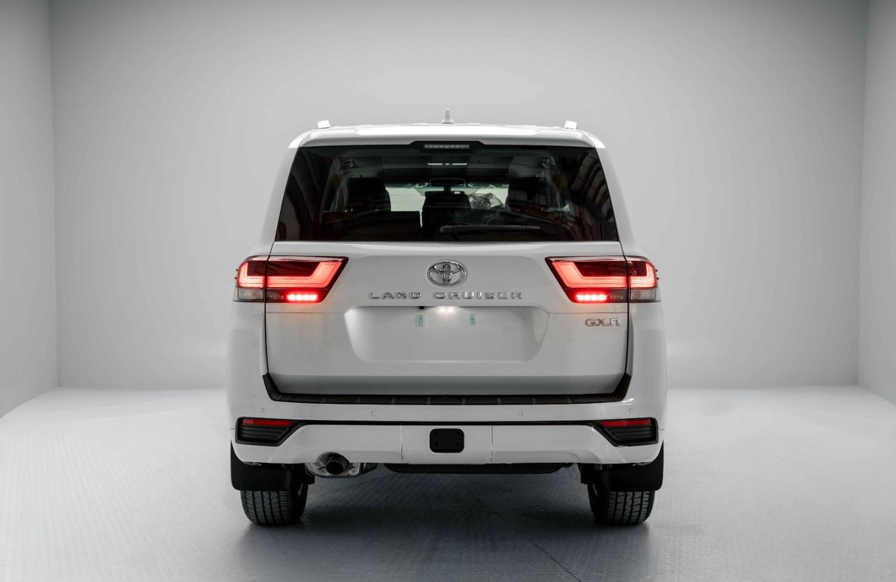 تويوتا لاند كروزر GXR 4.0L - Pearl White Inside Black | Export Only