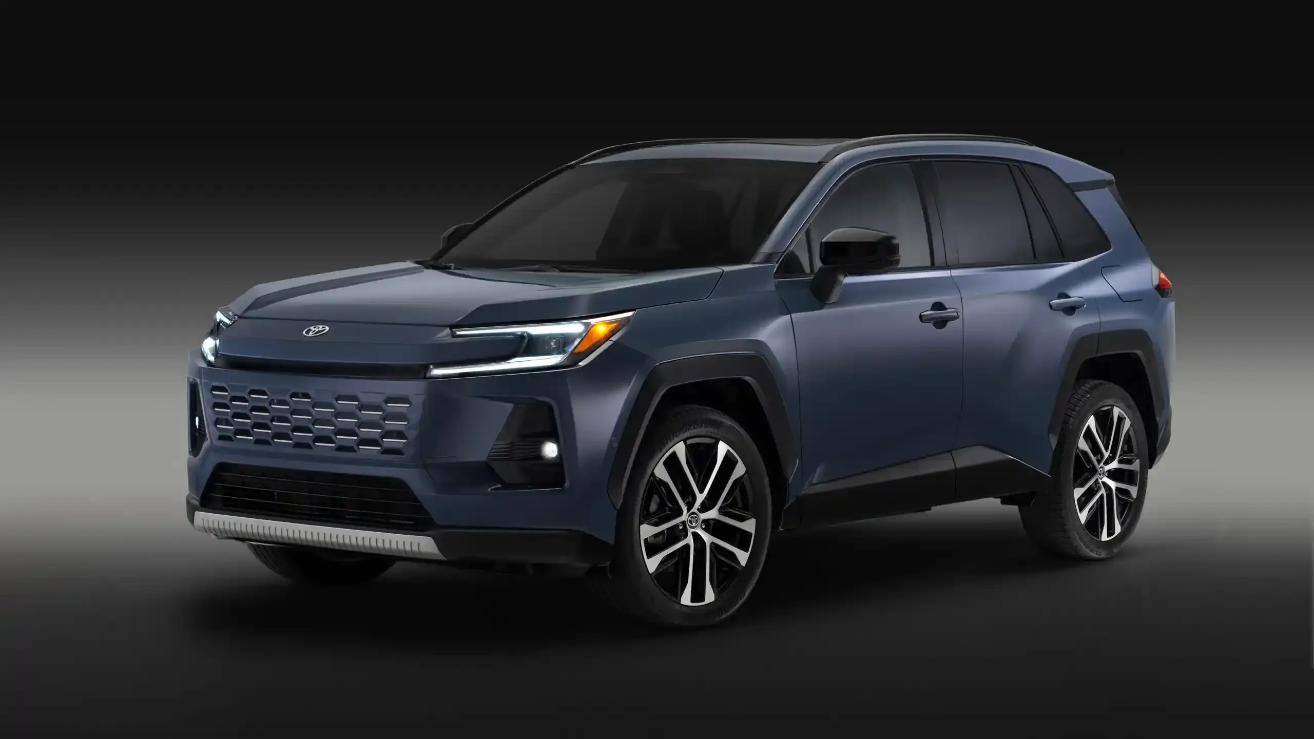 تويوتا راف ٤ exterior - Front Left Profile