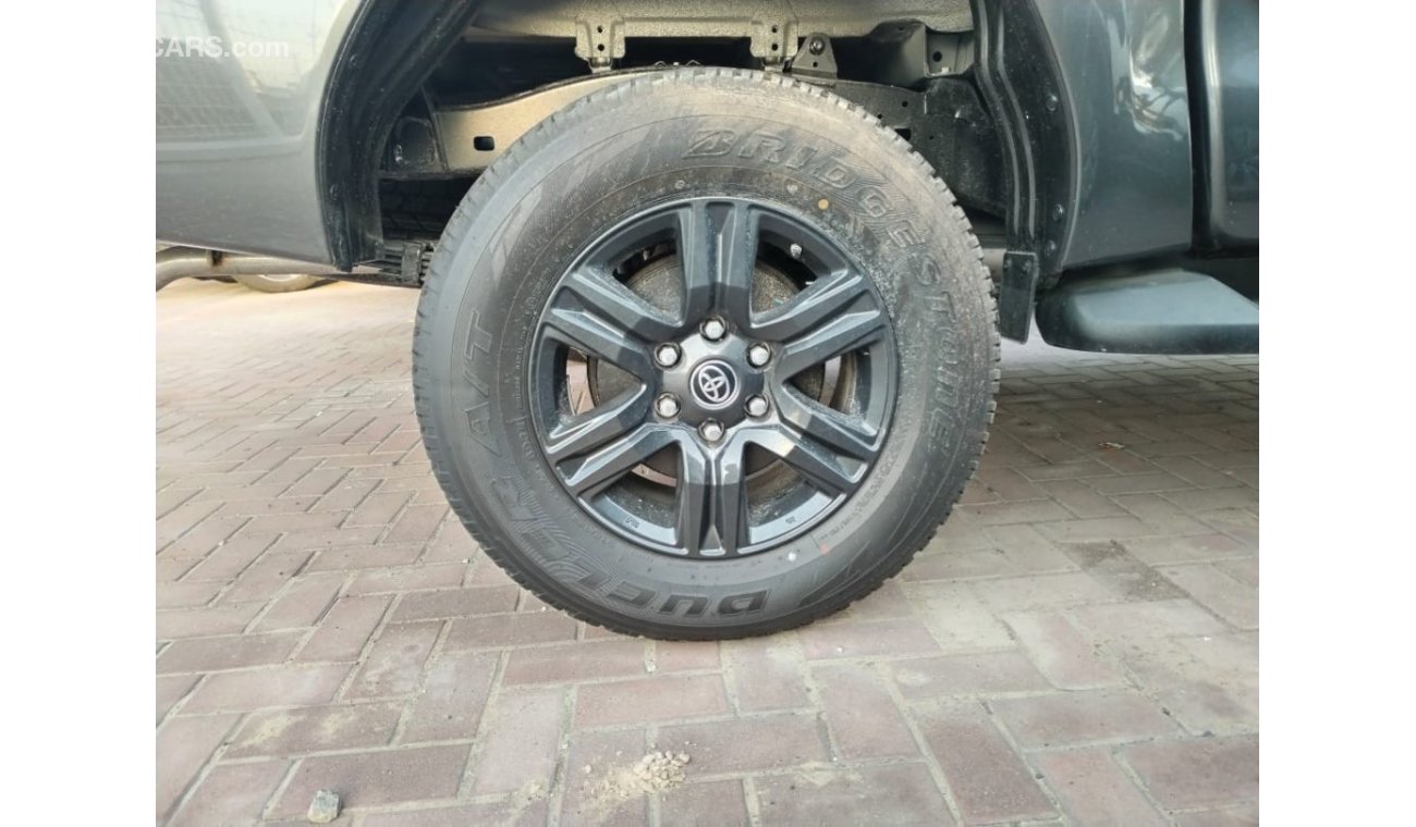 تويوتا هيلوكس TOYOTA HILUX 2.7 AT MID OPTION  GREY 2023