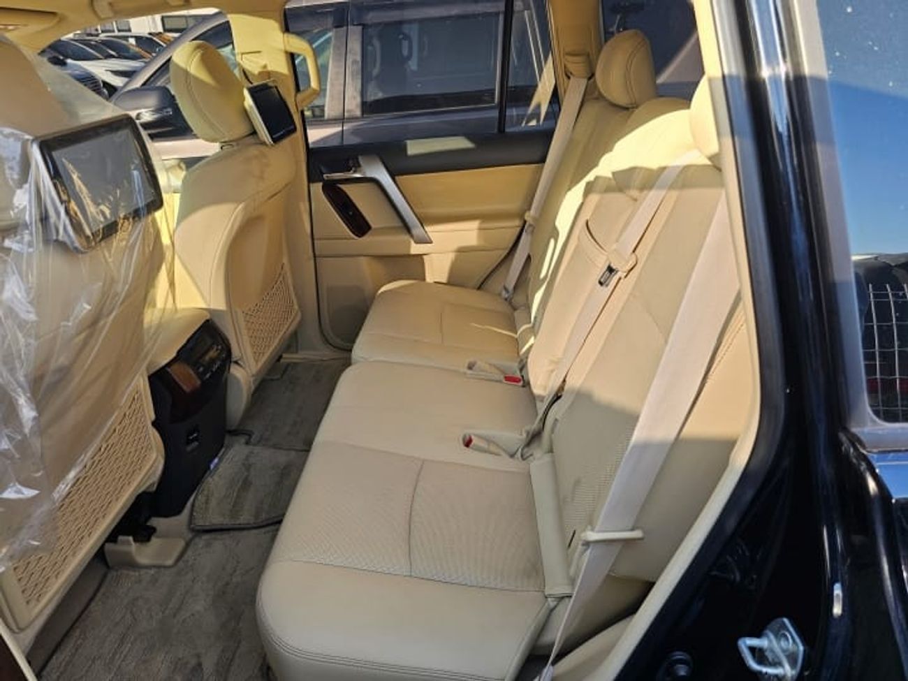 Toyota Prado VXR 4.0L 4WD LHD-GCC SPECS-Automatic-petrol-6 Cylinders-7 Seats-5 Doors