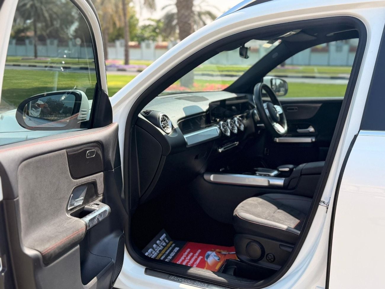 Mercedes-Benz GLB 200 Premium 1.4L (7 Seater)