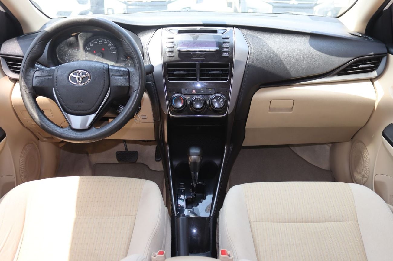 تويوتا يارس تويوتا يارس - خليجى - 2022 - بمحرك 1.5 - بدون حوادث - ممشى قليل - بحاله ممتازه