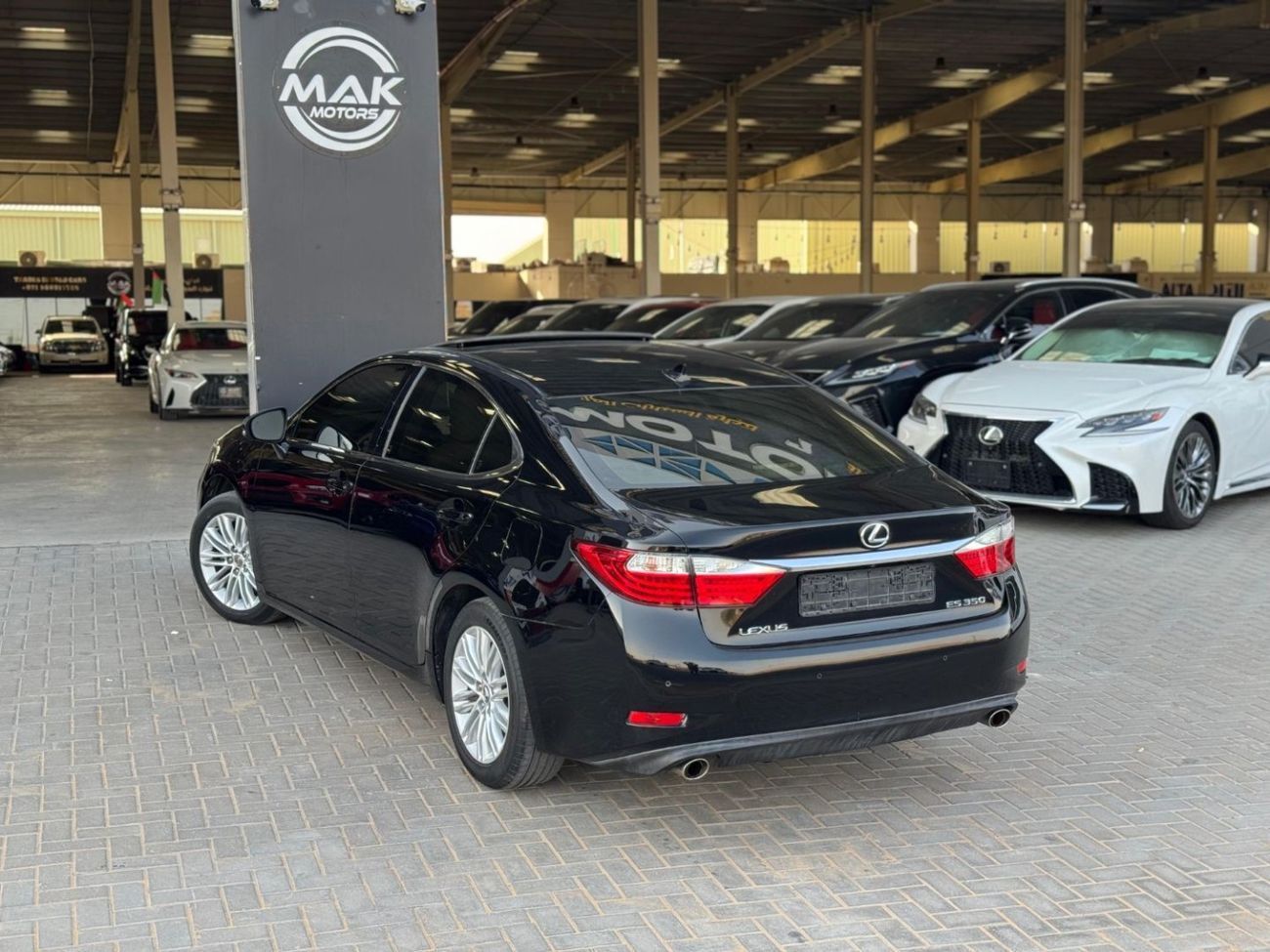 Lexus ES350 Platinum 3.5L V6 / قابل للتصدير لسوريا /  FULL OPTION / PARKING SENSORS / BLIND SPOTS / IN PERFECT C