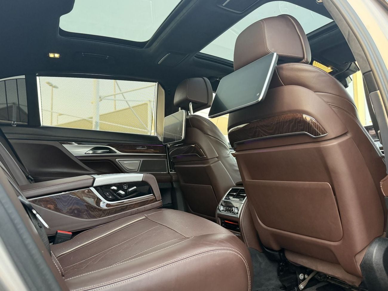 بي أم دبليو 740Li