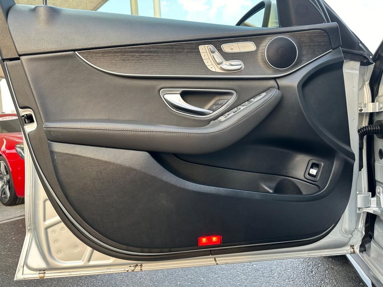 مرسيدس بنز C 300 سبورت