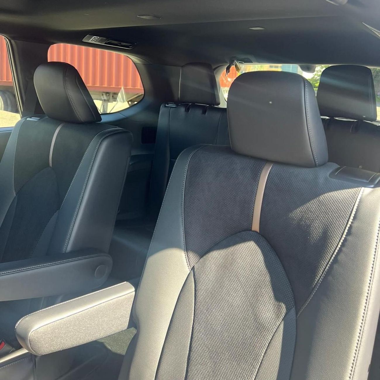 Toyota Grand Highlander PLATINUM HYBRID MAX