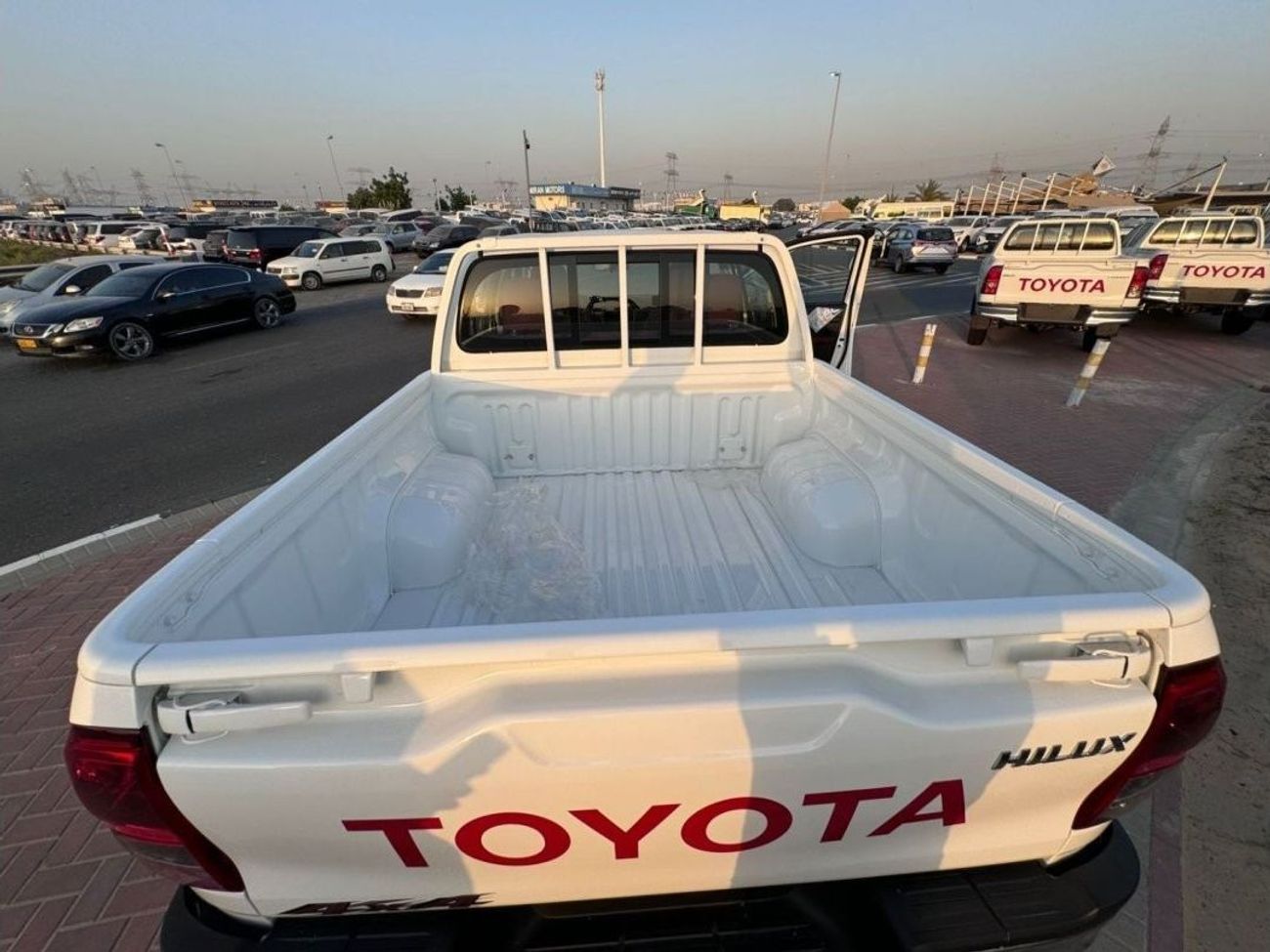 تويوتا هيلوكس Toyota Hilux 4x4 LZ  / AT