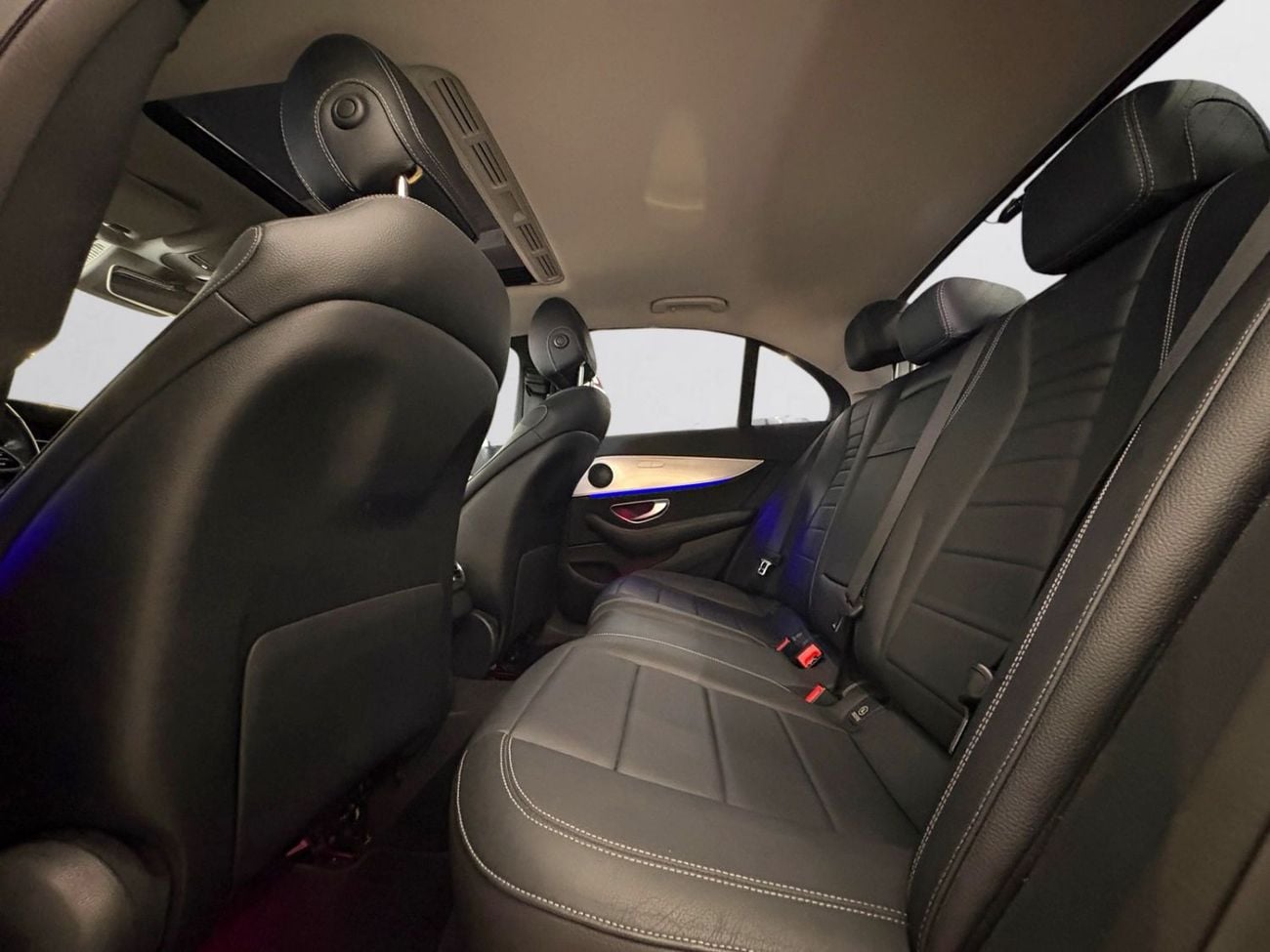 مرسيدس بنز E300 AED 1,260 P.M | 0% DOWN PAYMENT | MERCEDES-BENZ E300 | 2.0L TURBO I4 | 2019