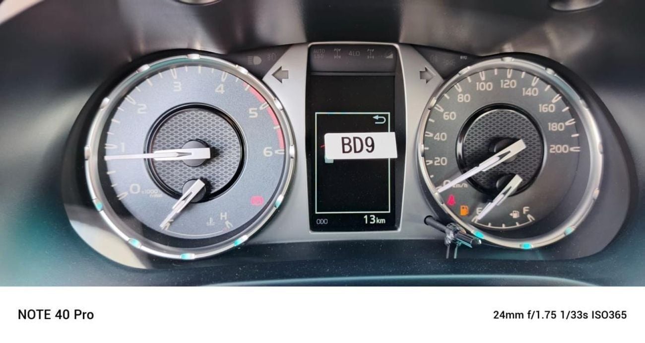 Toyota Hilux GLX 2.4L Double Cab Utility