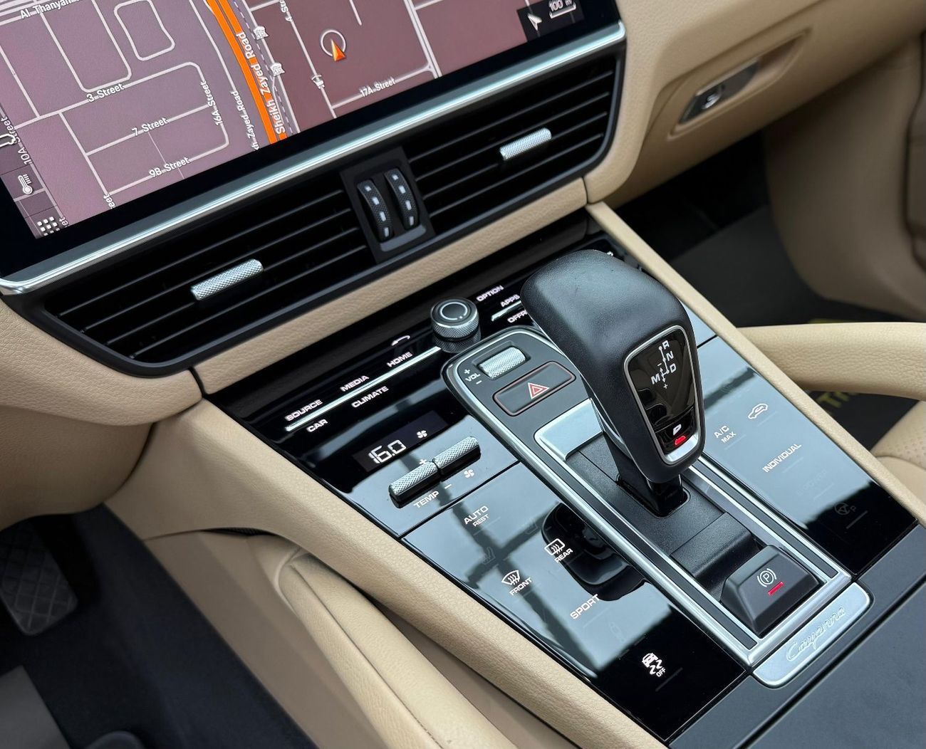 Porsche Cayenne Std 3.0L (340 HP) 2018 Porsche Cayenne, Warranty, Full Porsche Service History, Excellent Condition,