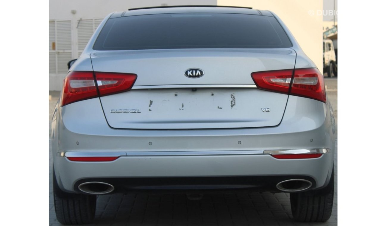 Kia Cadenza Kia Cadenza 2015 full option GCC, in excellent condition, without paint, without accidents