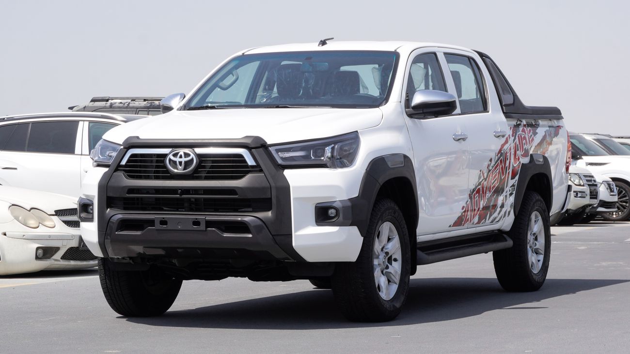 تويوتا هيلوكس GL with 2024 body Kit