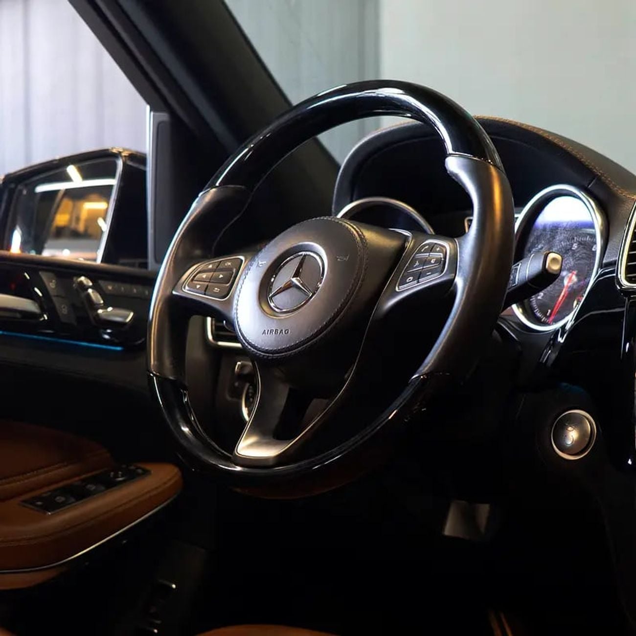 مرسيدس بنز GLS 500 2,682 P.M • 0% Downpayment • Mercedes GLS500 • 1 Year Warranty