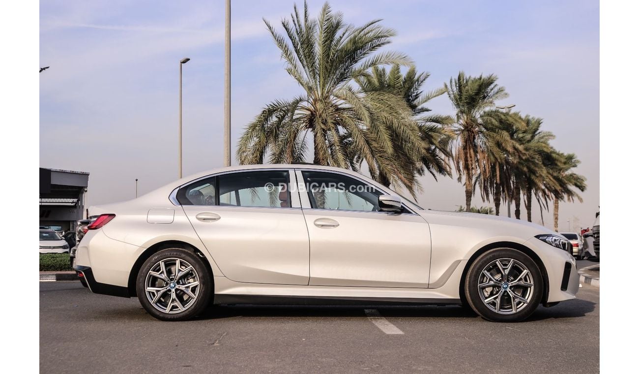 بي أم دبليو i3 BMW i3 eDrive 35L , white color, 2023