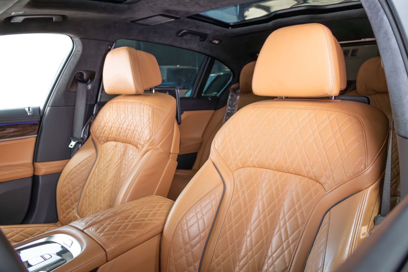 بي أم دبليو 750Li M Sport 4.4L (443 HP)