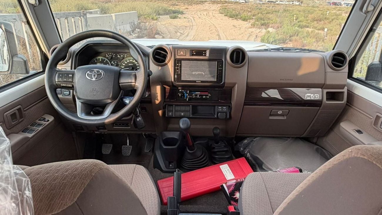 تويوتا لاند كروزر 70 LC76 2.8 MT basic Oman specs basic options