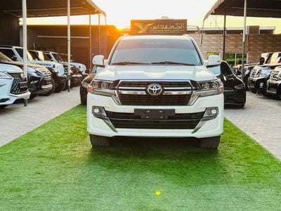 تويوتا لاند كروزر VXR