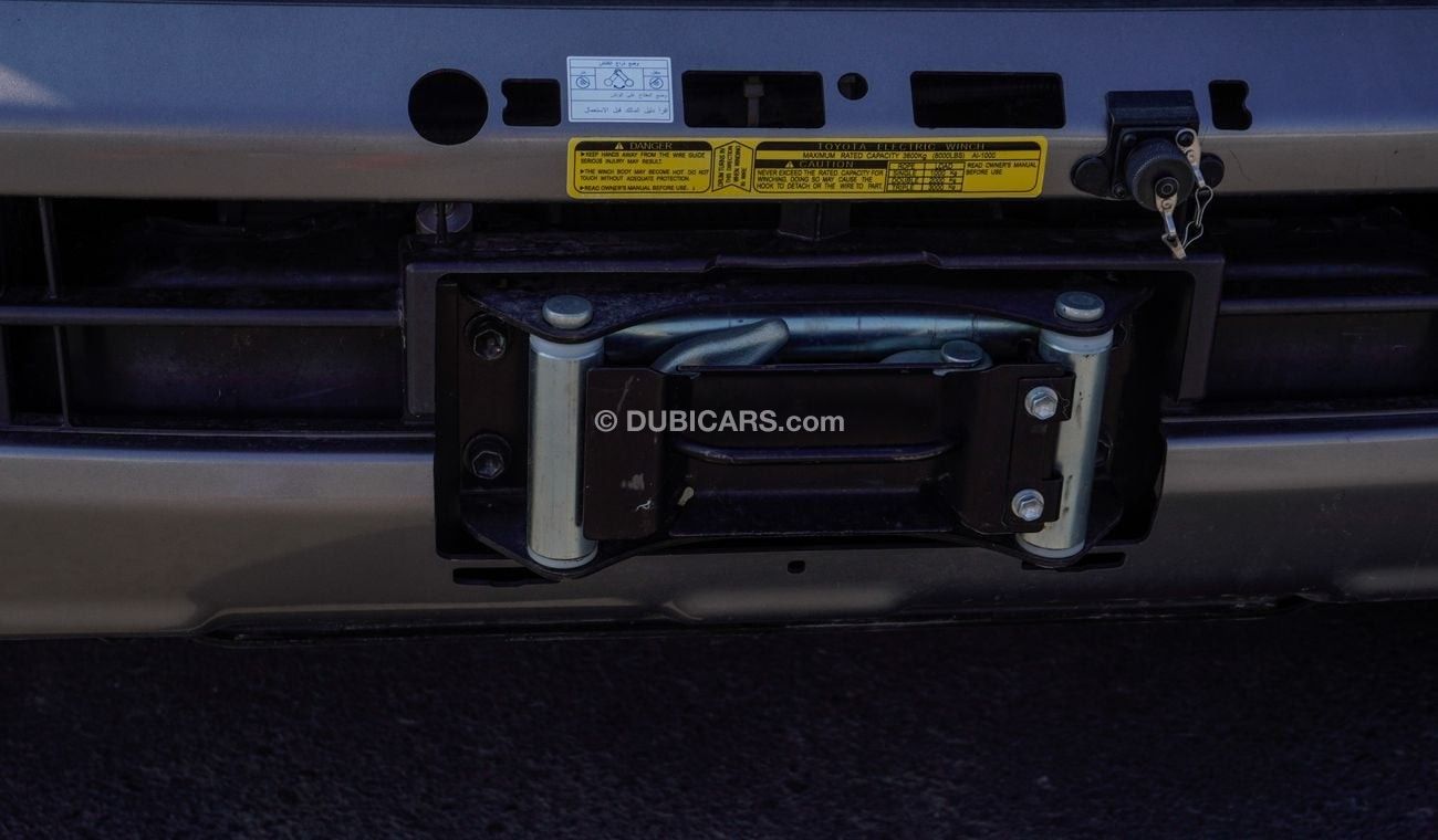 تويوتا لاند كروزر بيك آب LX