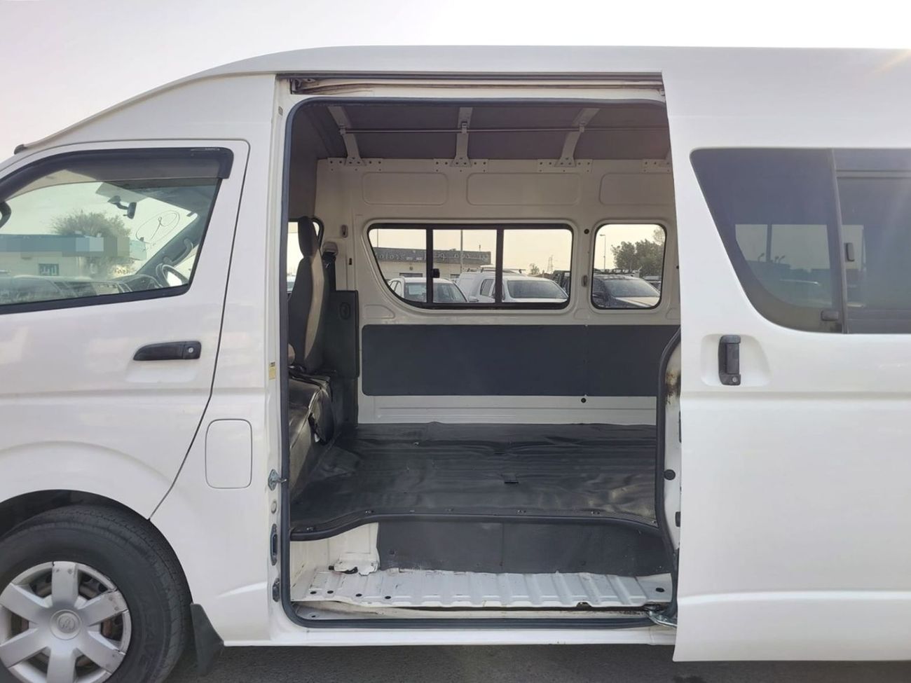 تويوتا هاياس TOYOTA HIACE COMMUTER VAN RHD 2011 MODEL 3.0 L DIESEL AUTOMATIC(PM07604)