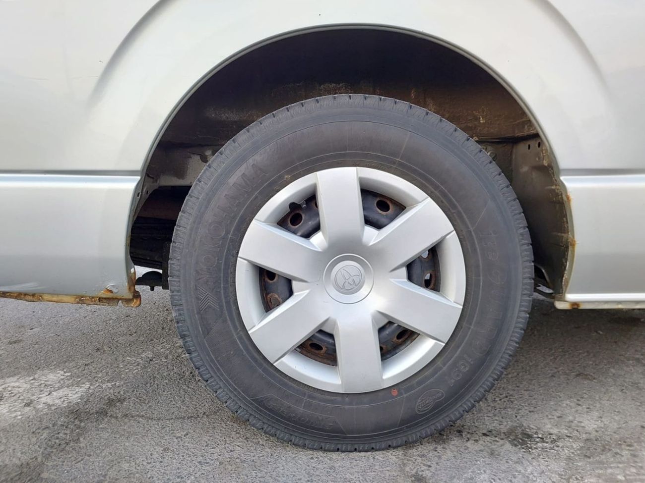 Toyota Hiace TOYOTA HIACE VAN RHD 2014 MODEL 3.0 L DIESEL AUTOMATIC(PM74812)