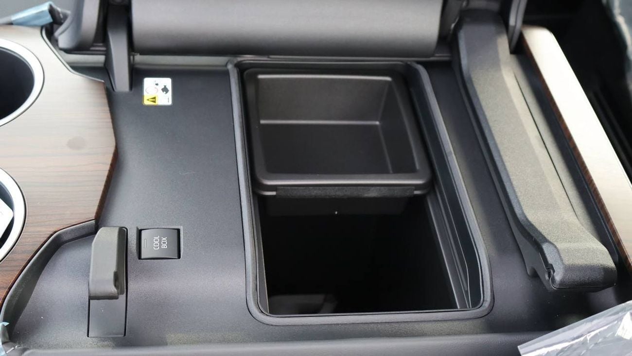 تويوتا لاند كروزر VX 4.0L PTR A/T // 2025 // HIGH OPTION WITH 360 CAMERA , HEATER&COOLING SEATS // SPECIAL OFFER // BY