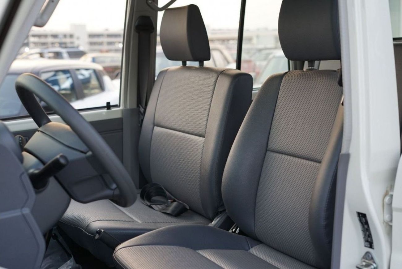 Toyota Land Cruiser Pick Up DIESEL Double Cab Pick Up 1HZJ 4.2Ltr.  DIFFERENTIAL LOCK ,POWER WINDOW CENTER LOCK , 11 LEAF