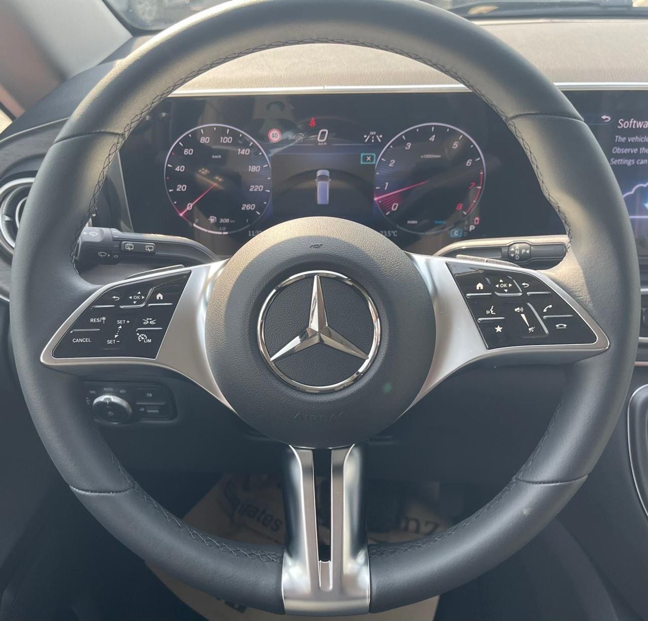Mercedes Benz V300 Avantgarde Under Agency Warranty 2026 GCC