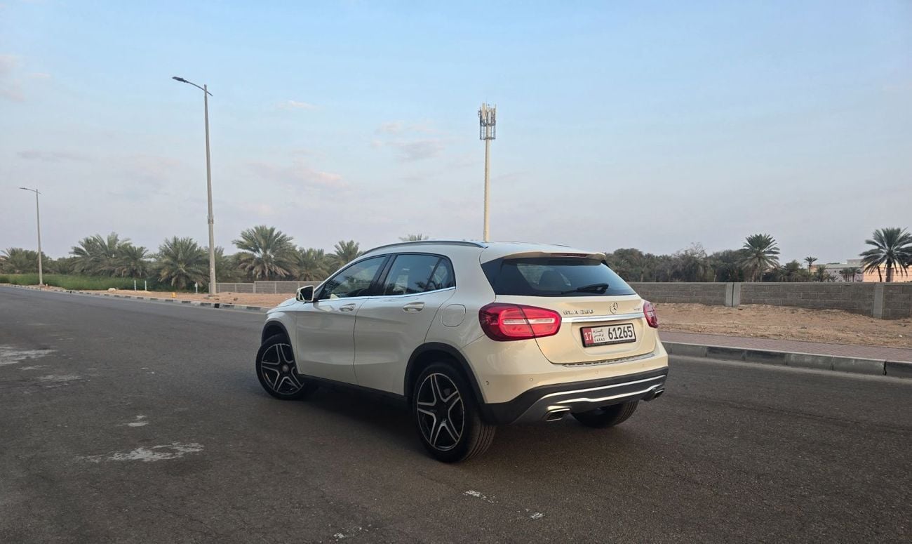 Mercedes Benz GLA250 STD