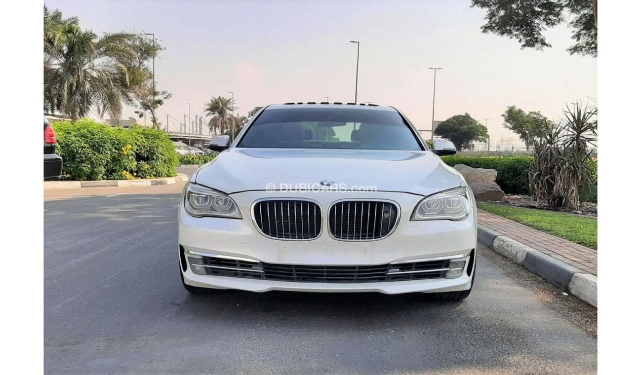 بي أم دبليو 730Li LI - 2015 - UNDER WARRANTY - IMMACULATE CONDITION