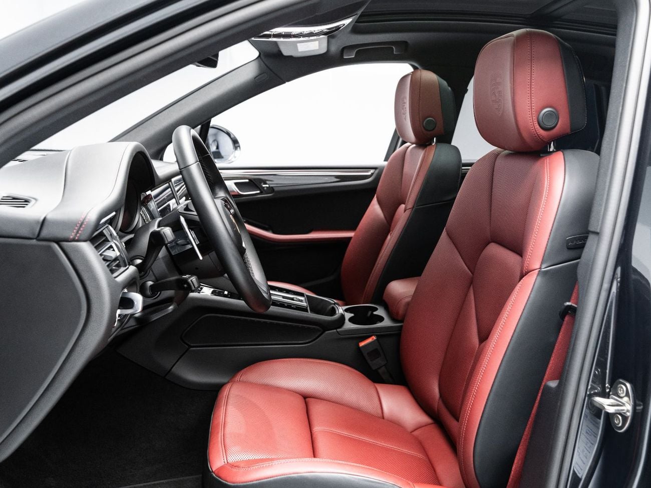 Porsche Macan S 3.0L (340 HP) 2024 Porsche Macan S, 2.9 V6, 4WD, 375bhp, 7 Speed Dual-Clutch Automatic