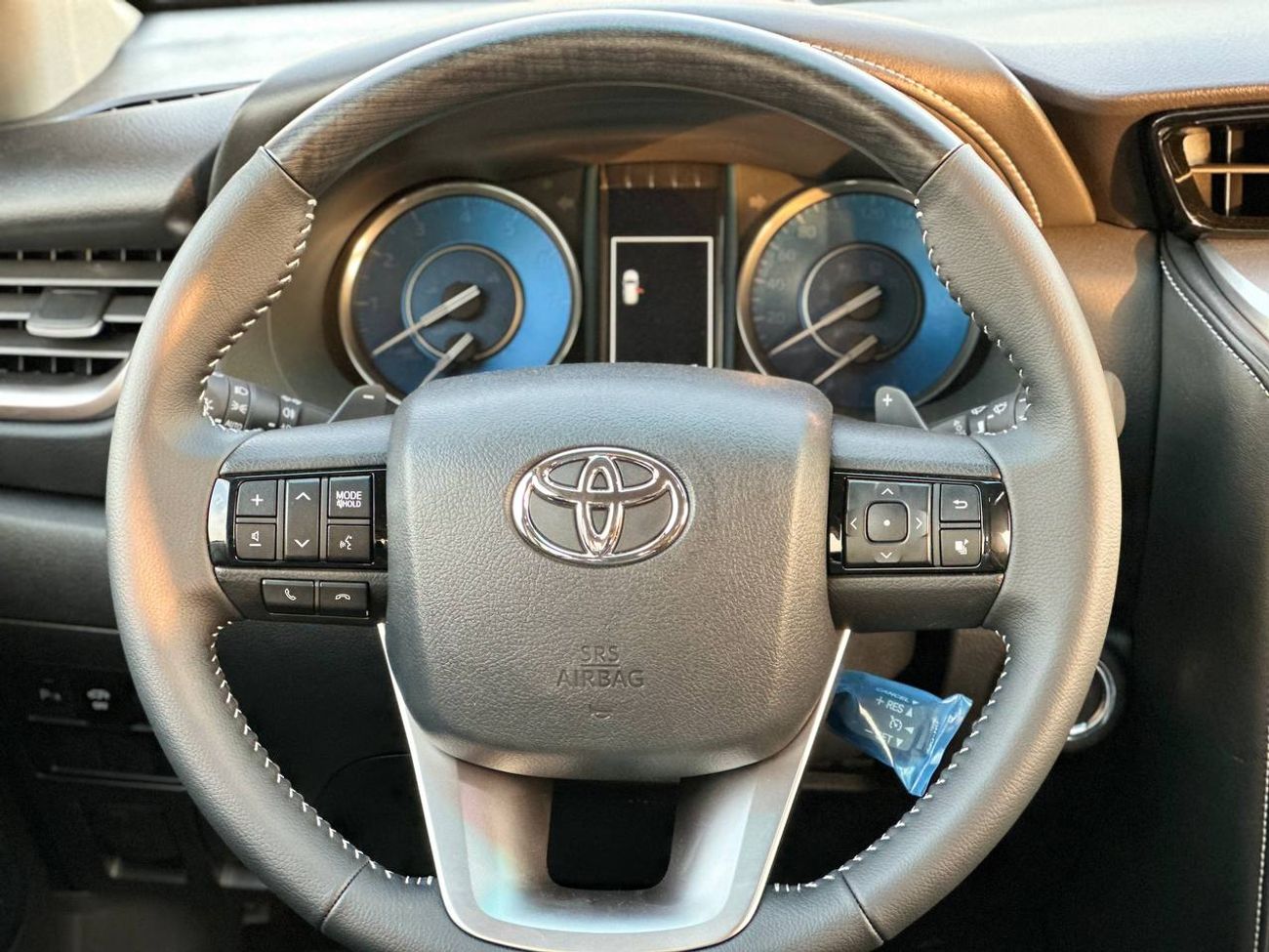 تويوتا فورتونر 4.0L PTR A/T // 2025 // High Option with DVD&Back Camera , Leather & Cooling Seats , Wireless Charge