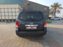 Nissan Pathfinder LE 4.0 V6