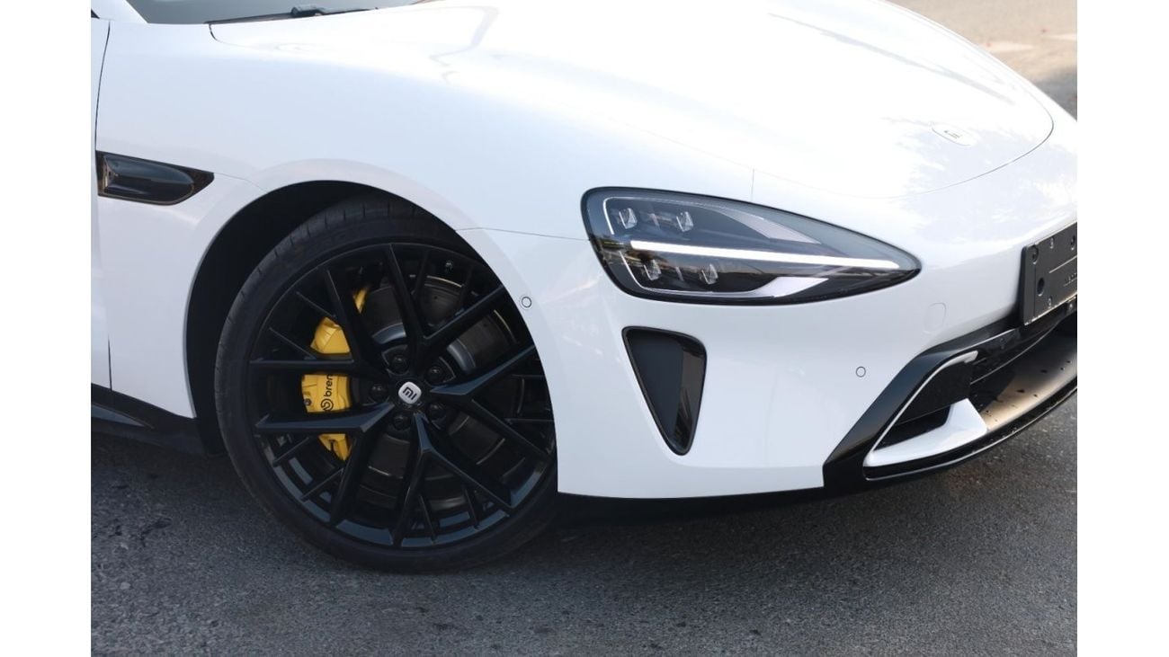 شاومى SU7 2024 XIAOMI SU7 MAX - أبيض داخل رمادي | سعر التصدير