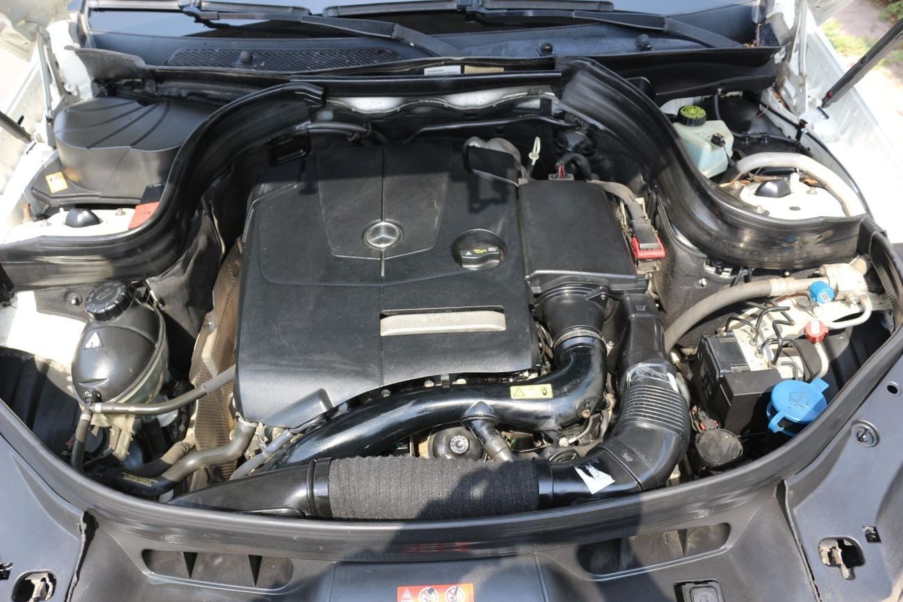 Mercedes-Benz GLK 250 Std 2.0L MERCEDES GLK250 MODEL 2014 GULF SPACE FULL AUTO