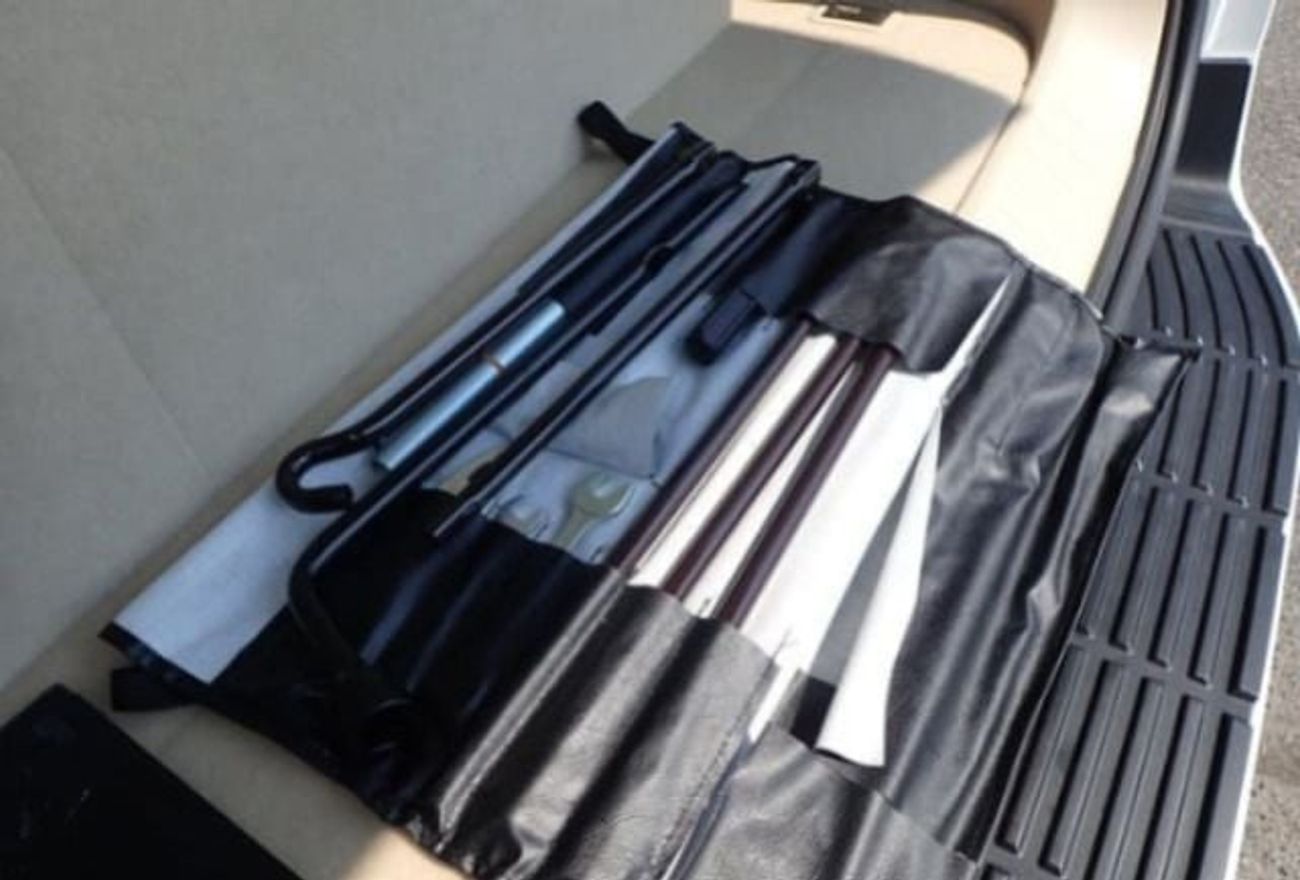 تويوتا لاند كروزر RIGHT-HAND-DRIVE ZX PETROL FULL OPTIONS