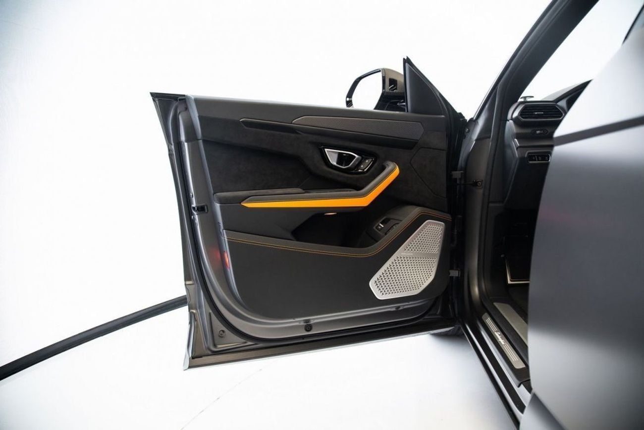 لامبورغيني اوروس 4.0T