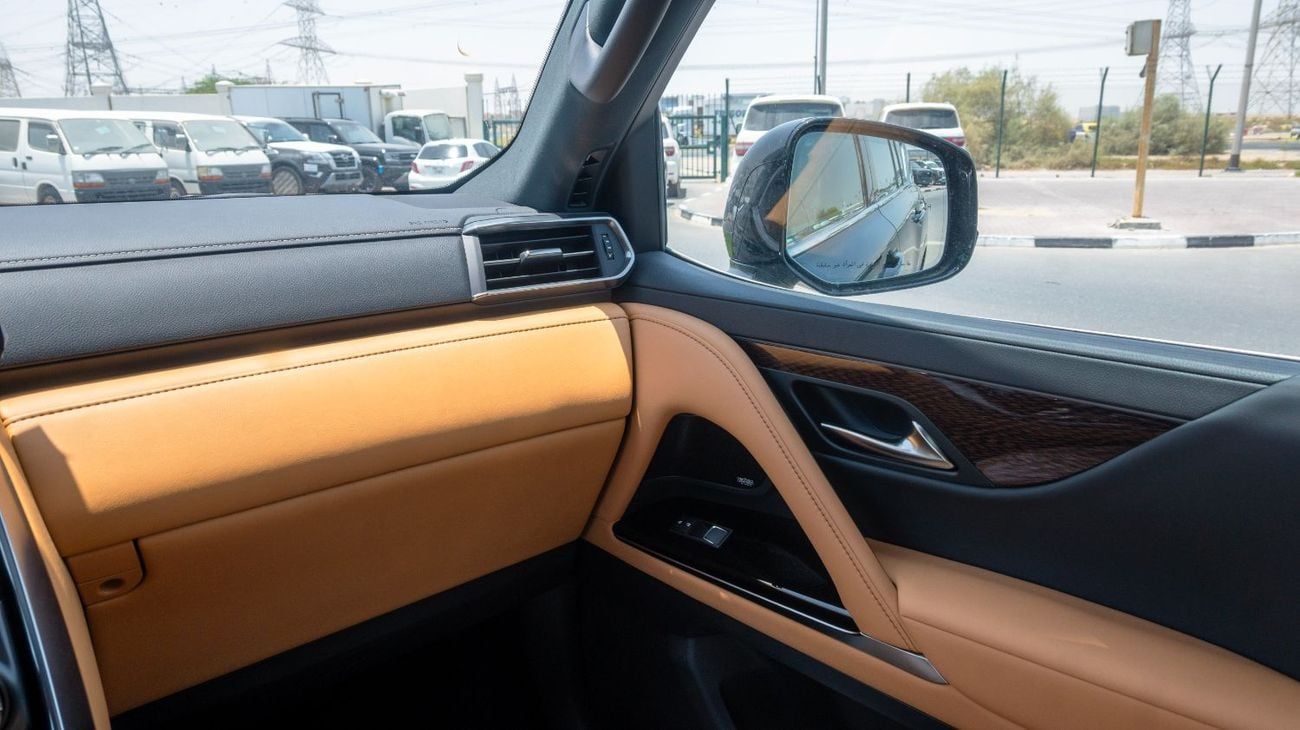 لكزس LX 700h Signature