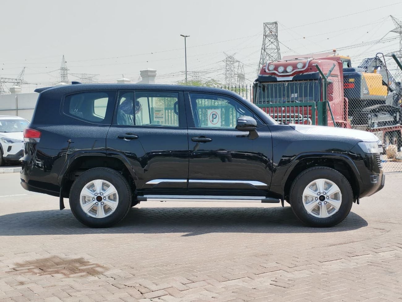 Toyota Land Cruiser 2026 Toyota Land Cruiser LC300 GXR with Sunroof 4.0L V6 Petrol A/T 4WD Export Only