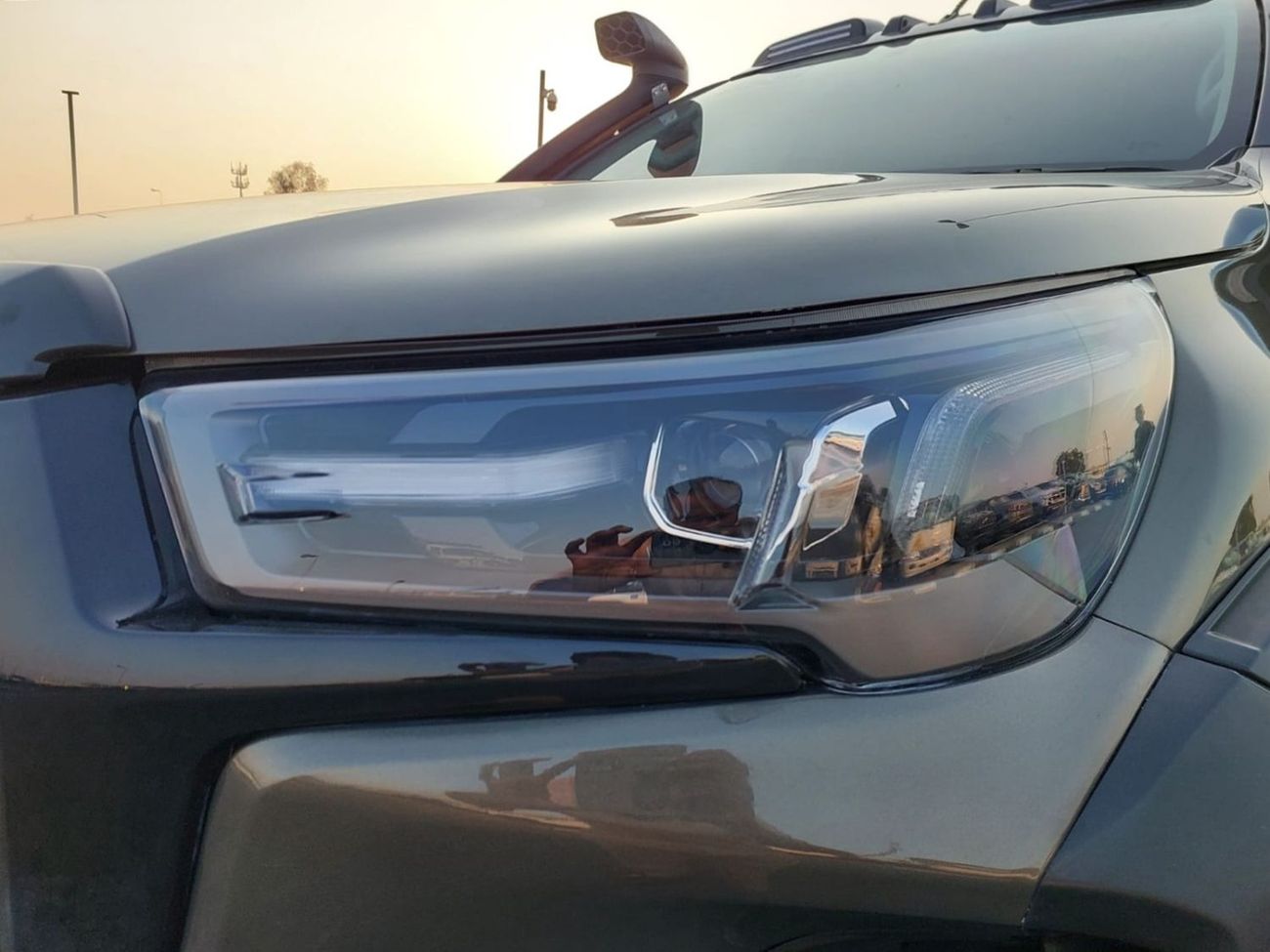 Toyota Hilux TOYOTA HILUX PICKUP RHD 2018 MODEL 2.8 L DIESEL AUTOMATIC(PM17843)