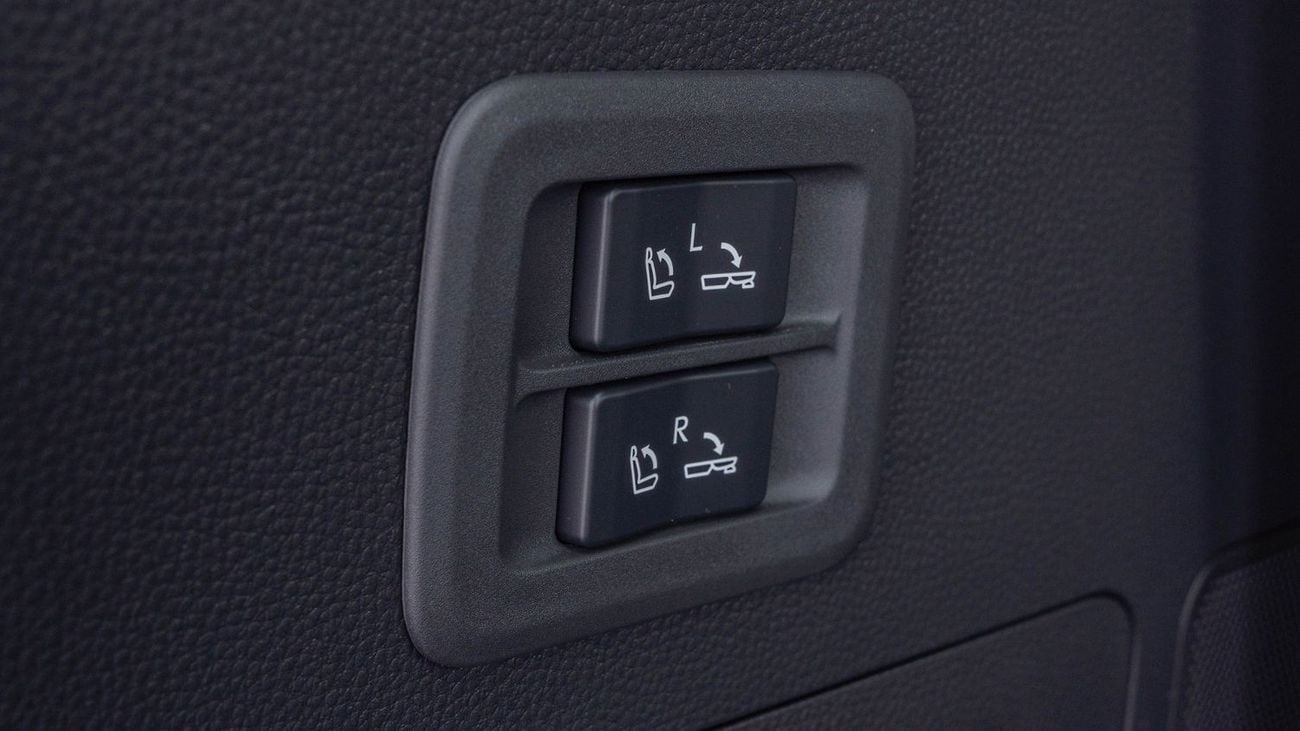 Lexus LX 600 2026 Lexus LX600 Prestige 3.5L AT Petrol (Green)