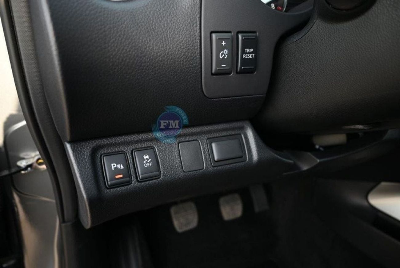 نيسان نافارا Double Cab LE 2.5L Petrol 4WD 5 Seater Manual